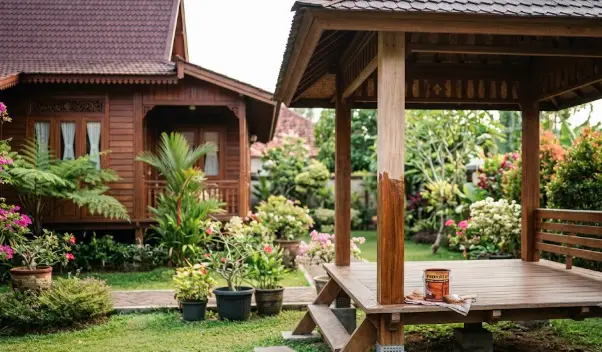 Cara Merawat Rumah Kayu dan Gazebo: Anti Rayap & Tahan Cuaca